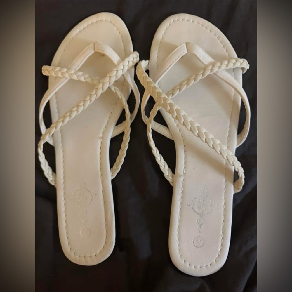 Final Price! 2 Pairs Sandals Bundle: Thong & Jelly Shoes (W9)